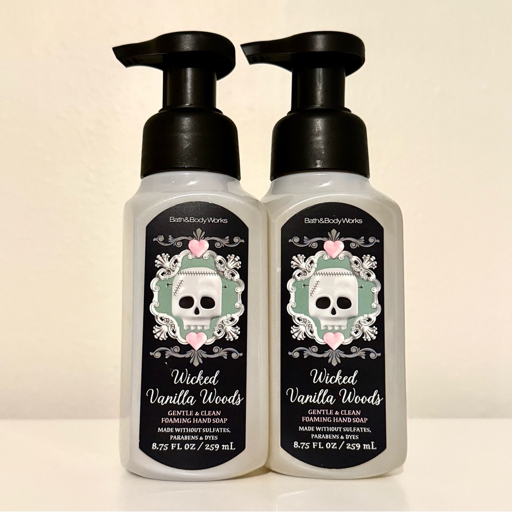 BBW bath and body Halloween Wicked Vanilla Foaming Hand Soap